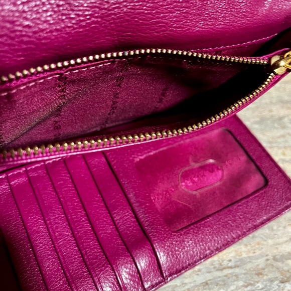 Marc by Marc Jacobs magenta pink pebble grain leather trifold wallet - Picture 13 of 16